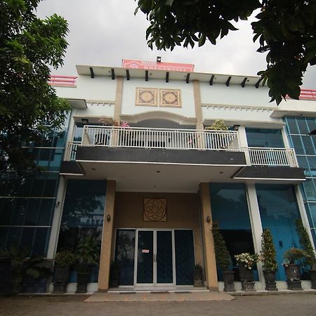 Hotel Boegenviel Syariah Lamongan Bagian luar foto